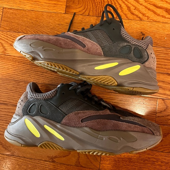 Adidas Yeezy Boost 700 V1 Mauve, Men’s size 10 - Picture 6 of 9